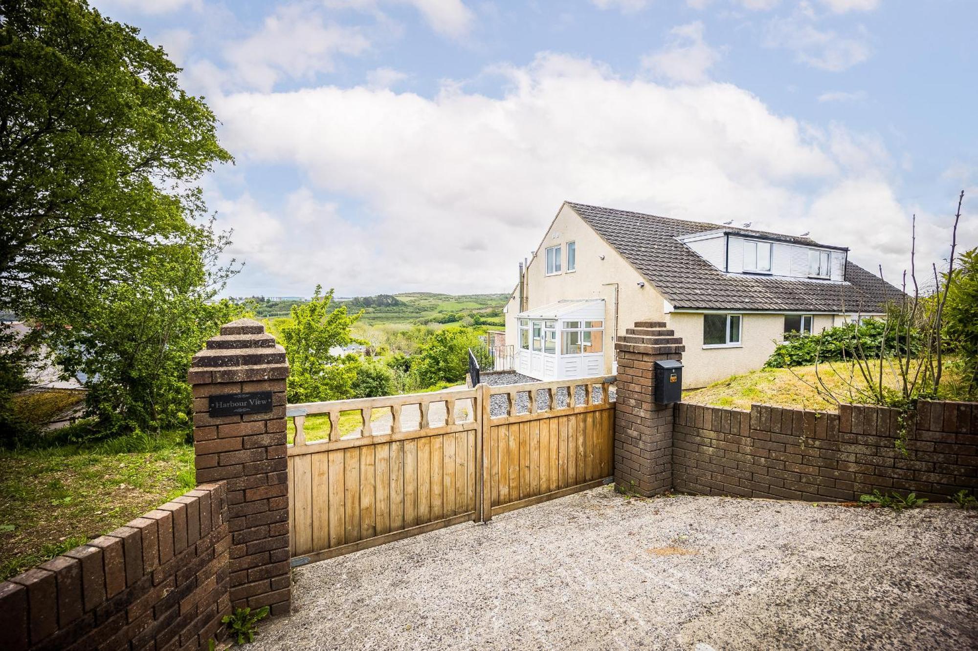 Vila Harbour View Goodwick Exteriér fotografie